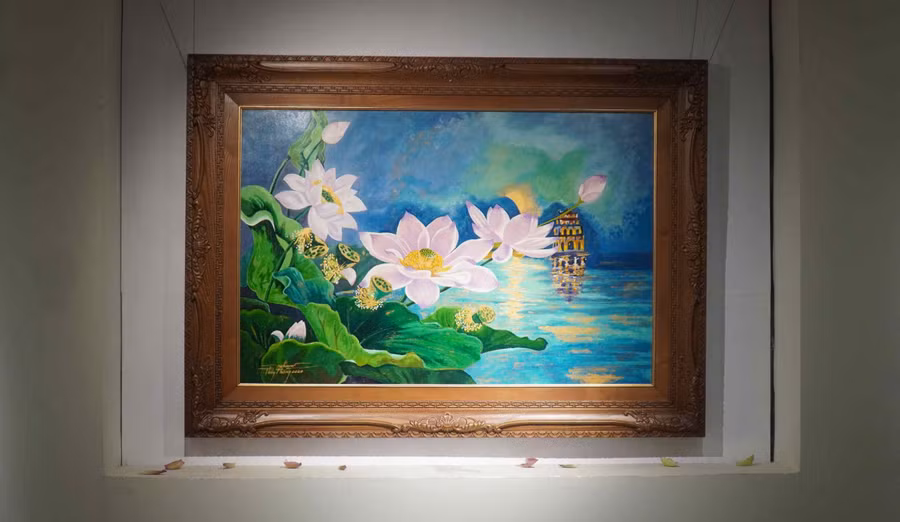 Tranh trưng bày tại triển lãm