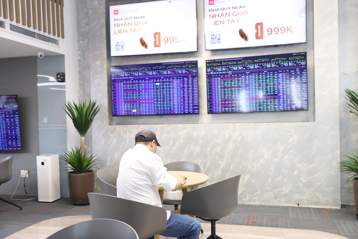 Hoàn thiện pháp lý cho giao dịch điện tử trên thị trường chứng khoán