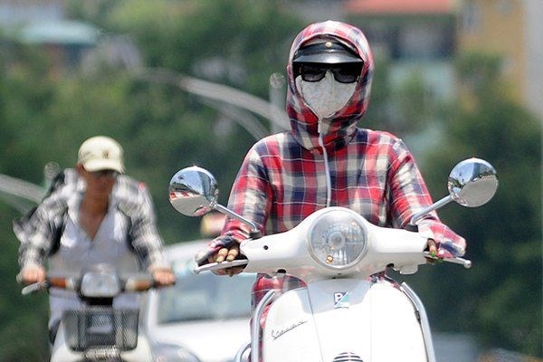 Chuyên gia khuyên: 3 tiêu chí chọn áo chống nắng ngăn tia UV, ngừa ung thư da trong thời tiết nắng bỏng rát - ảnh 2