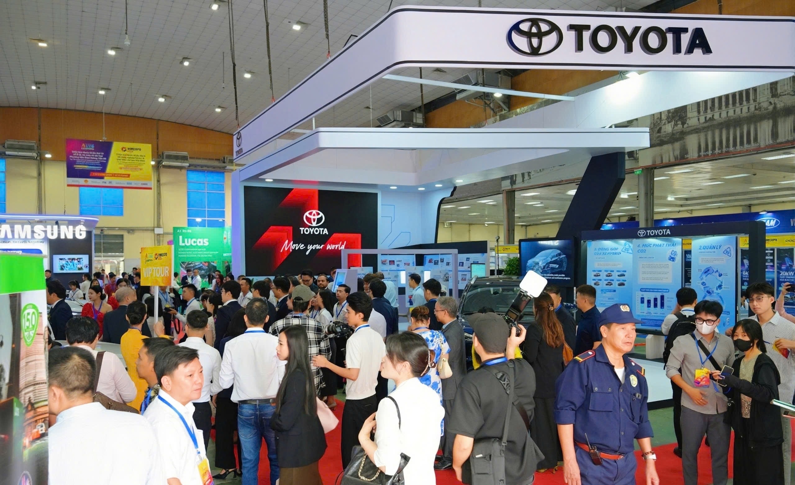 Toyota cam kết đẩy mạnh nội địa hóa, tạo cơ hội cho doanh nghiệp Việt Toyota cam kết đẩy mạnh nội địa hóa, tạo cơ hội cho doanh nghiệp Việt