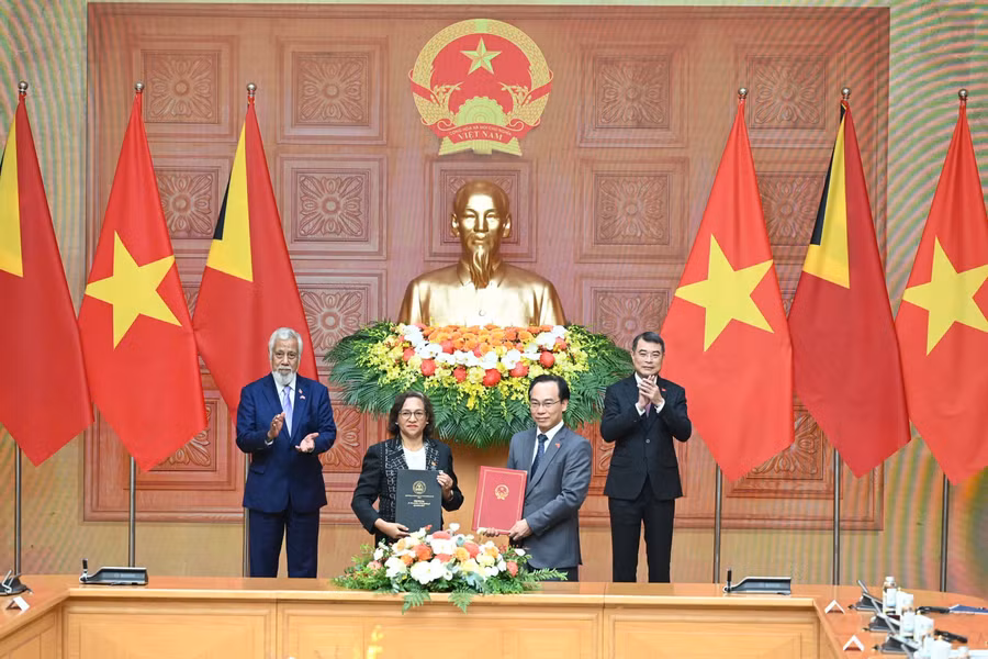 Bộ trưởng Bộ GD&ĐT Việt Nam Hoàng Minh Sơn và Bộ trưởng Giáo dục Timor-Leste Dulce de Jesus Soares ký Bản ghi nhớ về hợp tác giáo dục. 2026-06-09-12-32-282.png