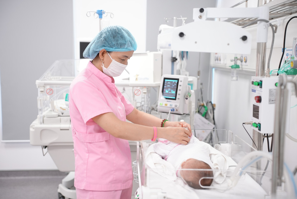 Sau can thiệp các chỉ số của trẻ dần ổn định và có thể bú mẹ hoàn toàn. anh-3-9.jpg