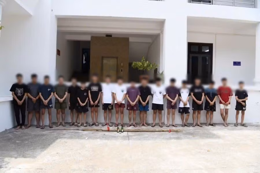Nhóm thanh thiếu niên có hành vi tụ tập gây rối trật tự công cộng (ảnh Công an tỉnh Phú Thọ cung cấp). hoc-sinh-nghi-he-5.jpg