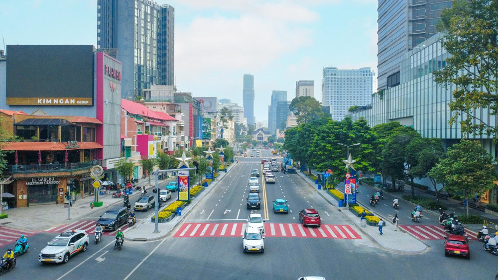 Tháng 12/2025, trước thềm chào đón năm mới 2026, Khang Điền hoàn tất chỉnh trang tuyến đường Lê Lợi, góp phần mang đến diện mạo khang trang, hiện đại cho trung tâm Thành phố Tháng 12/2025, trước thềm chào đón năm mới 2026, Khang Điền hoàn tất chỉnh trang tuyến đường Lê Lợi, góp phần mang đến diện mạo khang trang, hiện đại cho trung tâm Thành phố