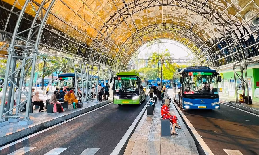 Bến xe buýt Sài Gòn. 734152621-871273836044745-6170907049049150140-n.jpg