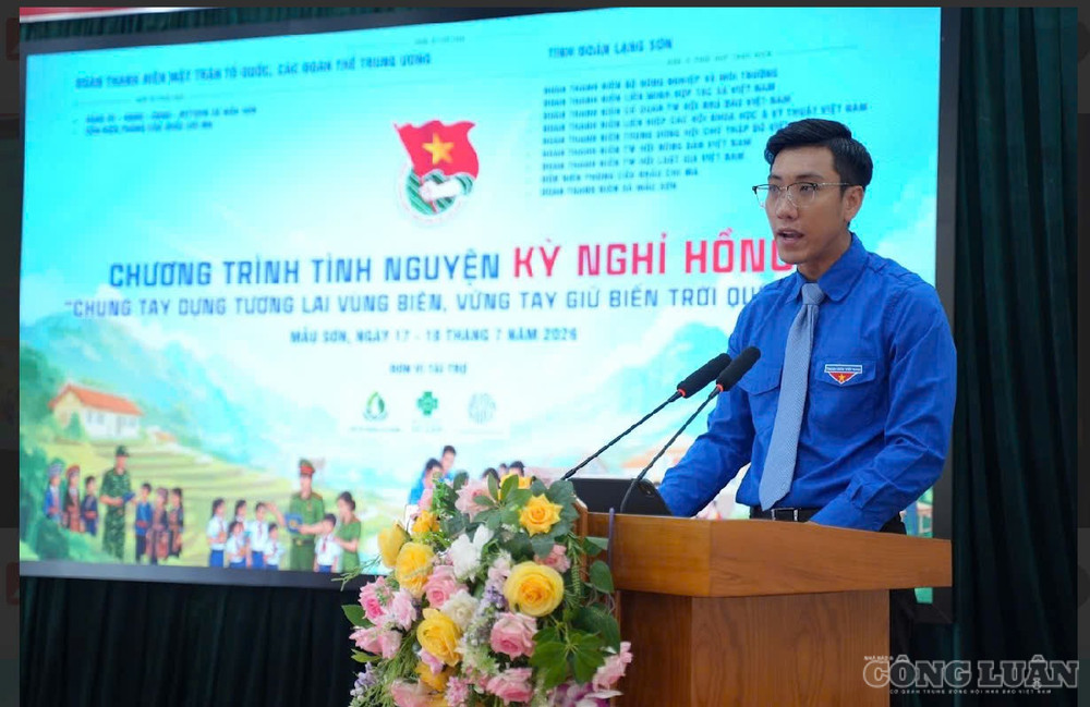 Phó Bí thư Đoàn Thanh niên Mặt trận Tổ quốc, các đoàn thể Trung ương Phan Huy Thành phát biểu. clo_br_kynghihong.jpg