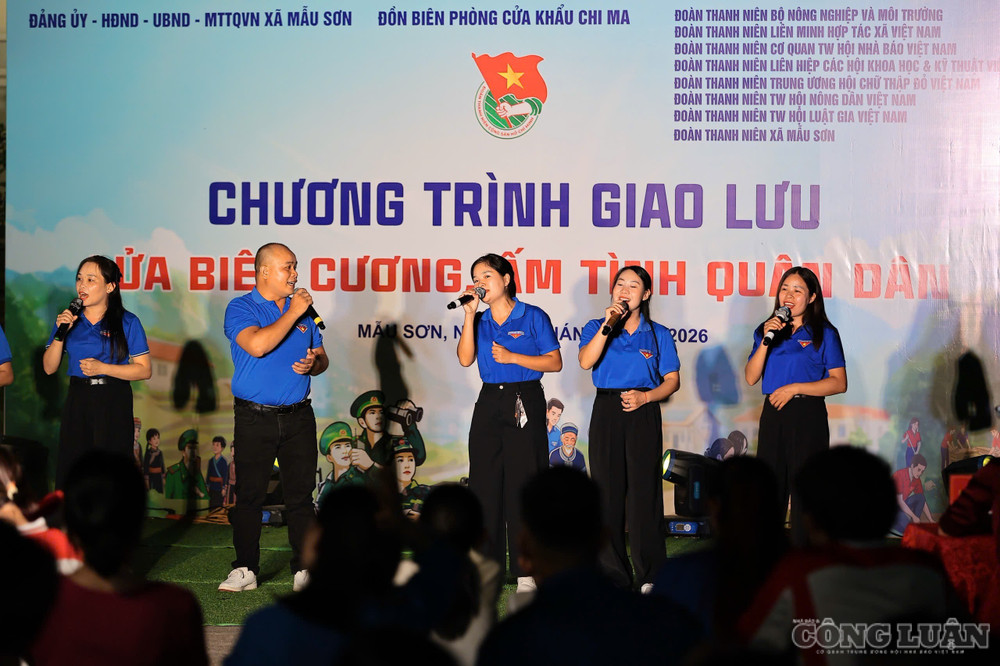 Chương trình giao lưu “Đêm lửa trại” do Đồn Biên phòng Chi Ma chủ trì, phối hợp với Đoàn xã Mẫu Sơn tổ chức. clo_br_img-3417.jpg