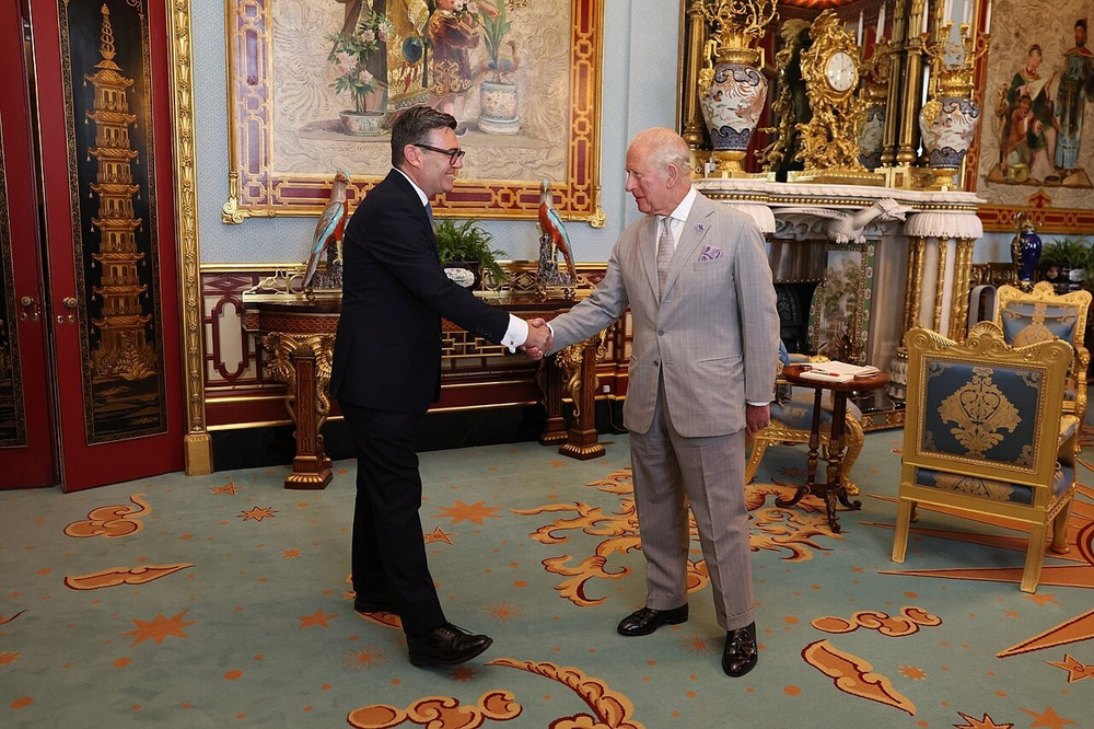 Ông Andy Burnham diện kiến Vua Charles III tại Cung điện Buckingham vào ngày 20/7/2026. Ảnh: Chính phủ Anh thu-tuong-anh.jpg