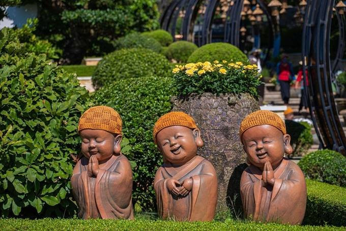 Các tác phẩm tượng gốm chú tiểu sẽ được trưng bày trong triển lãm. Ảnh: Sun World Ba Den Mountain