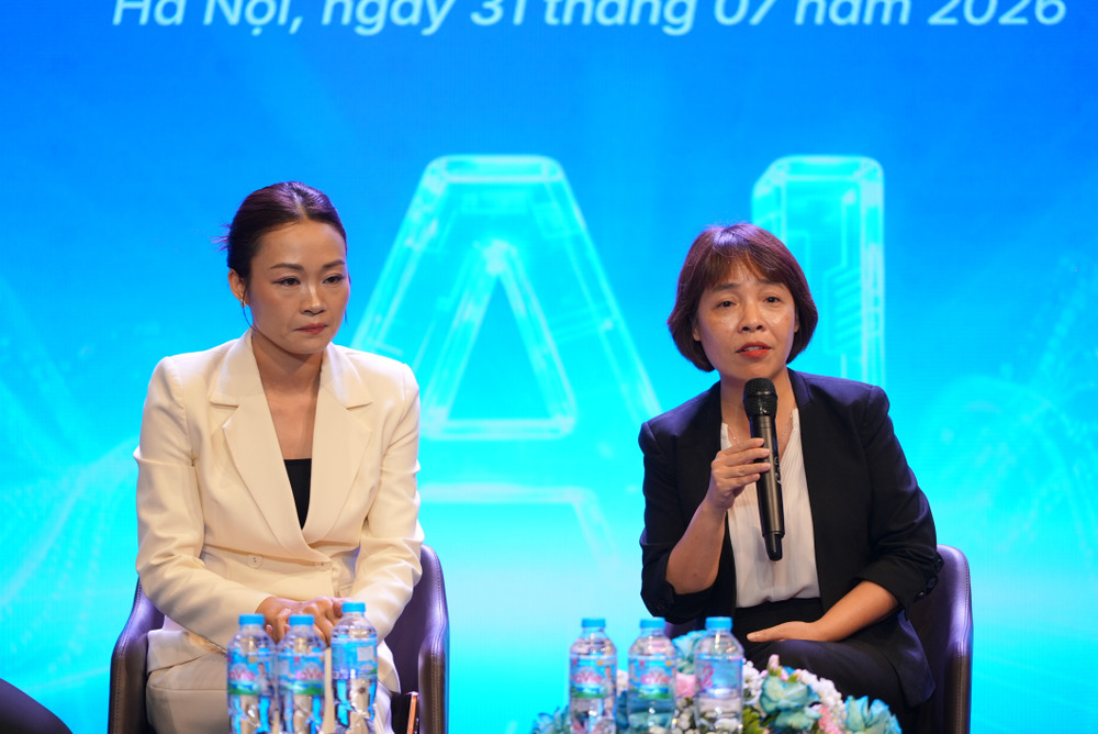 Bà Ngô Minh Anh, Giám đốc MCG Management Consulting (áo đen). Ảnh: Hanoisme. dsc00603.jpg