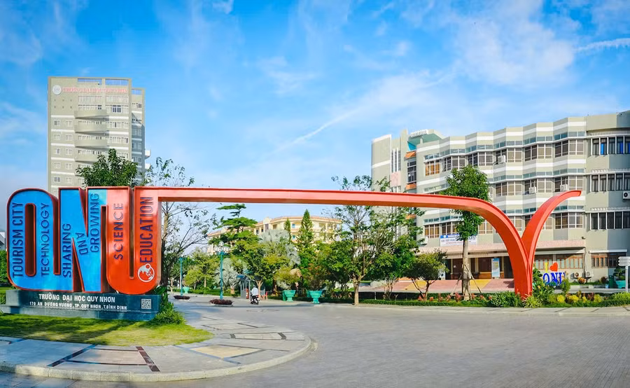 Trường Đại học Quy Nhơn công bố điểm chuẩn trúng tuyển năm 2026.