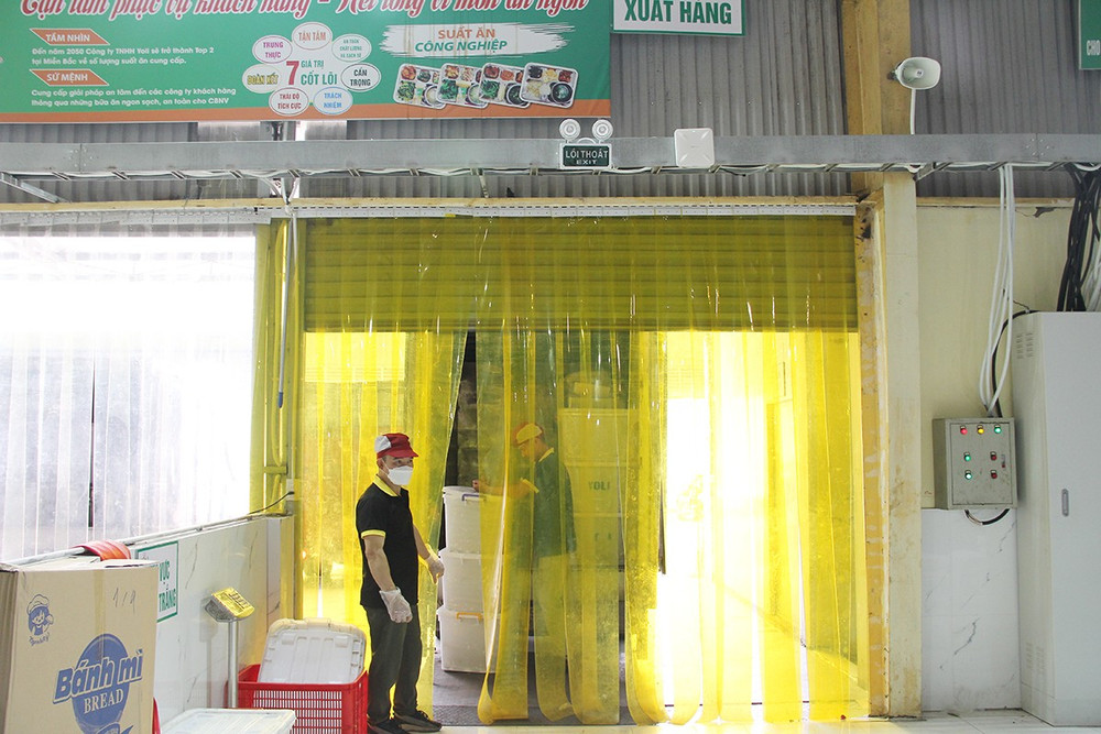 Bắc Ninh tăng cường bảo đảm an toàn thực phẩm tại bếp ăn tập thể trong khu, cụm công nghiệp. Ảnh: bacninh.gov.vn bn.jpg