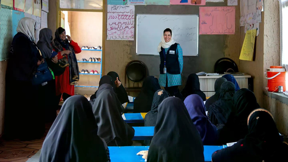 Trẻ em gái tại Afghanistan ngày càng ít có cơ hội đến trường. Ảnh: UNESCO/Navid Rahi women-school-afghanistanjpg.jpg