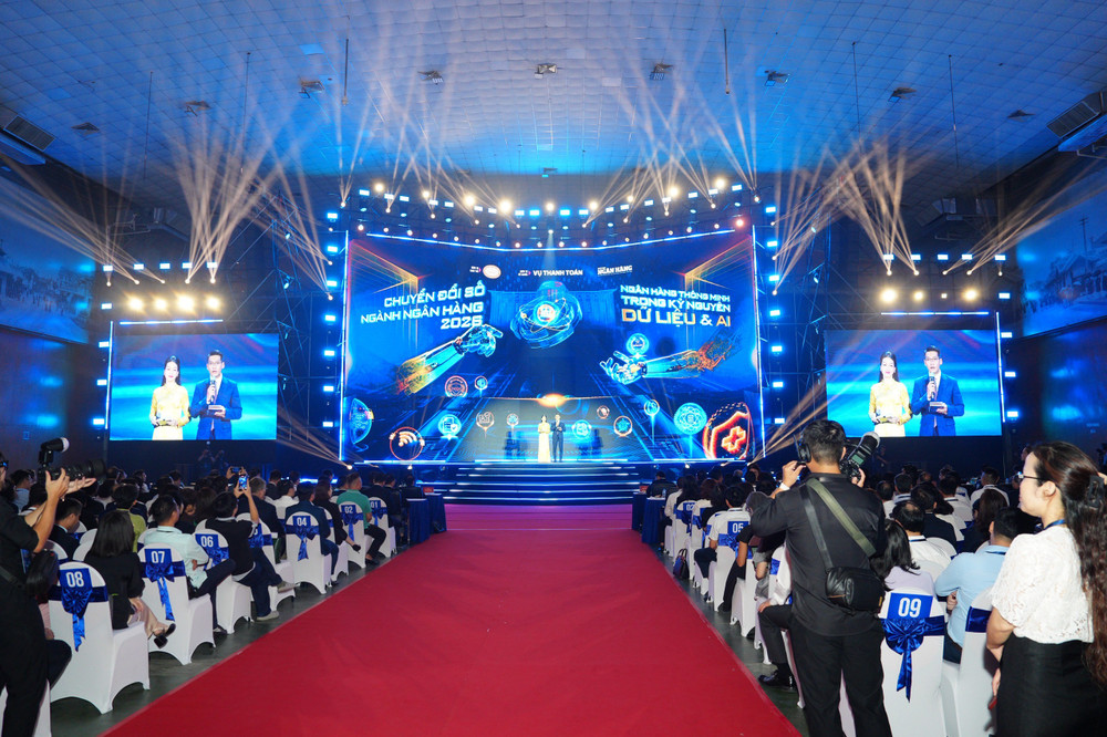 chuyen-doi-so-bank.jpg