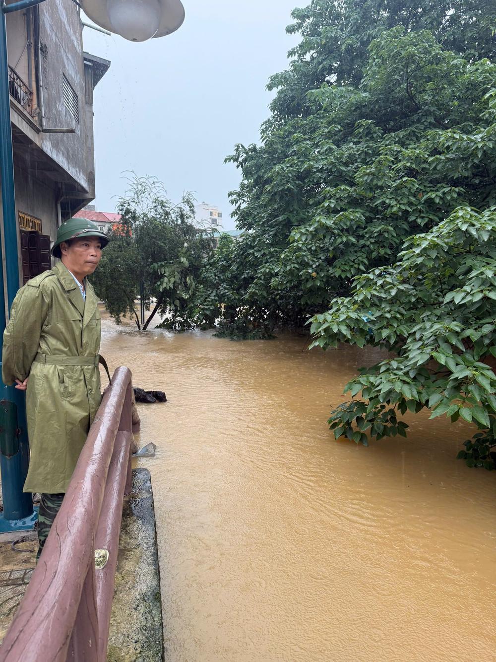 Lũ trên nhiều sông ở Lạng Sơn tiếp tục dâng, có nơi vượt báo động 3. Ảnh: L.H z8181288264425-013fb277a07889fae7ccb148a6f23159.jpg