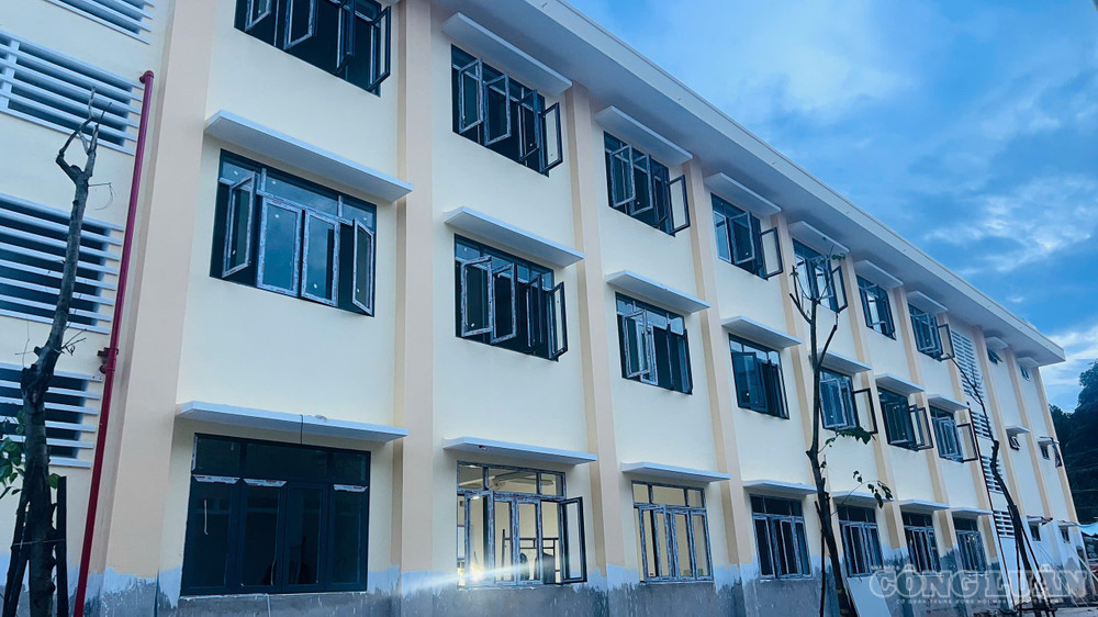 Các dãy nhà học, nhà hiệu bộ, ký túc xá... tại điểm trường Ia Puch đã được hoàn thiện trên 90% (ảnh Trần Hiền) clo_br_1787296427365-2146614995054802874-2066533862970347997-5aaf5b035d44c778370a19f30fb279d7.jpg