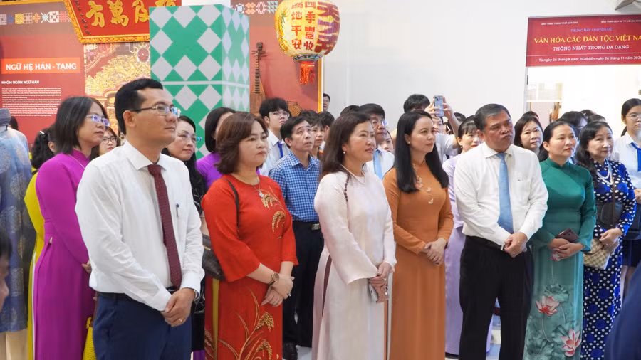 0-trien-lam-anh-12.jpg