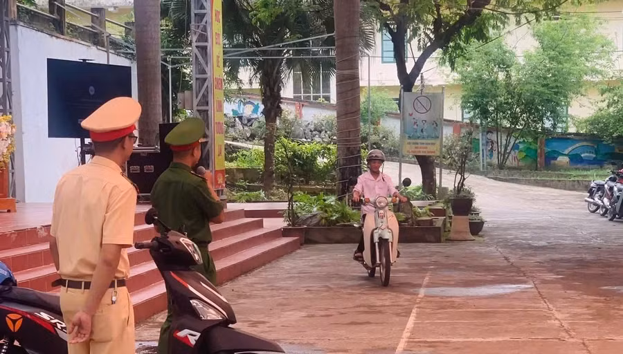 Đảm bảo an toàn, xử lý nghiêm tình trạng giao xe cho người chưa đến tuổi.