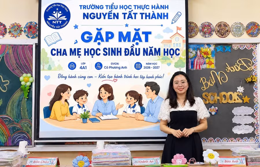 Chuẩn bị gặp mặt cha mẹ học sinh đầu năm học tại một lớp học Trường Tiểu học thực hành Nguyễn Tất Thành. Ảnh: NTCC