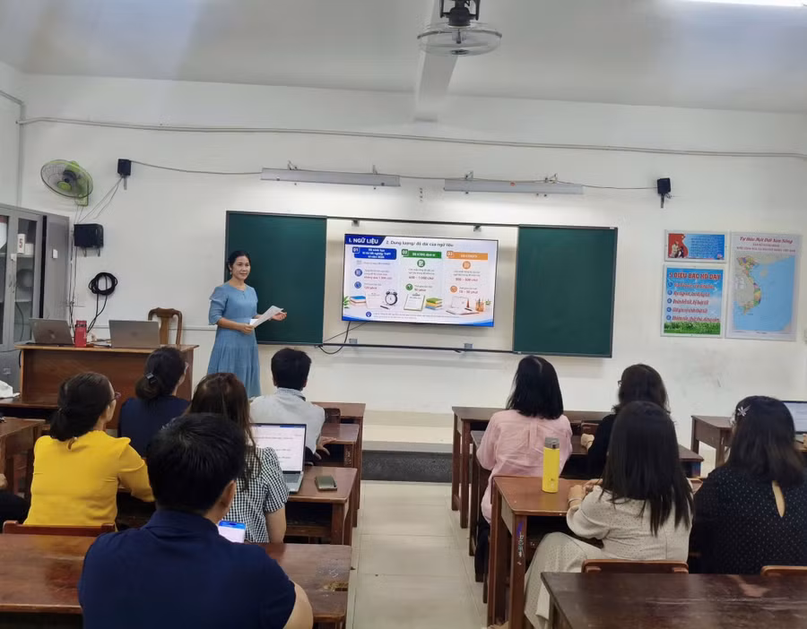 Trường THCS Nguyễn Huệ (phường Hải Châu, TP Đà Nẵng) tổ chức sinh hoạt tổ chuyên môn theo các chuyên đề chuẩn bị cho năm học 2026 - 2027. 779946365-4541885942765970-707513513277175881-n.jpg