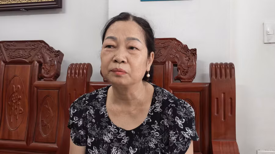 Bà Trần Thị Thủy phản ánh sự việc với phóng viên. 3.jpg