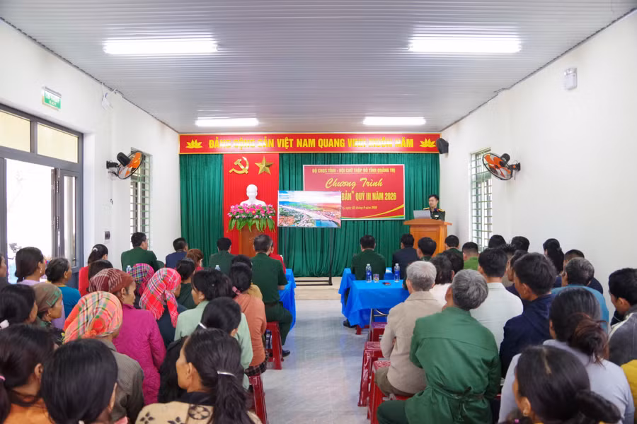 Chương trình “Thời sự về bản” cung cấp thông tin cho người dân vùng biên về các chủ trương, chính sách mới. Ảnh: Ngọc Thanh