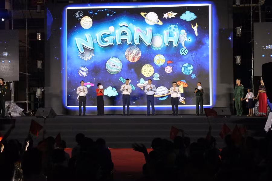 Một sáng kiến đầy ý nghĩa mang tên “Ngân Hà Ước Mơ”. 2aobor0gl6yifqkmg9i4sxisqj5zeijw9jj4pxo8.jpg