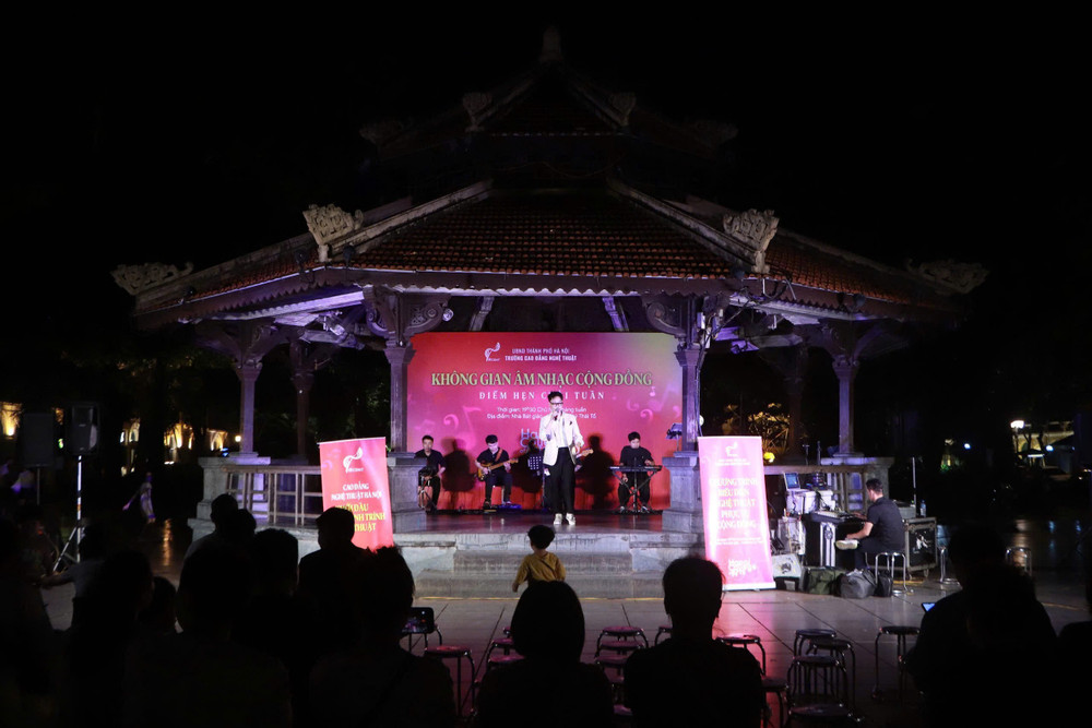 Quang cảnh chương trình. Ảnh: Sở VHTTDL Hà Nội 1790564421092-968190959490986131-g8257460025932609636-f78041130405f74d4af72f3891fd10ac.jpg