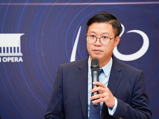 Ông Đỗ Đông Hưng, Trưởng ban Truyền thông Vietnam Airlines phát biểu tại họp báo. 1000054203.jpg
