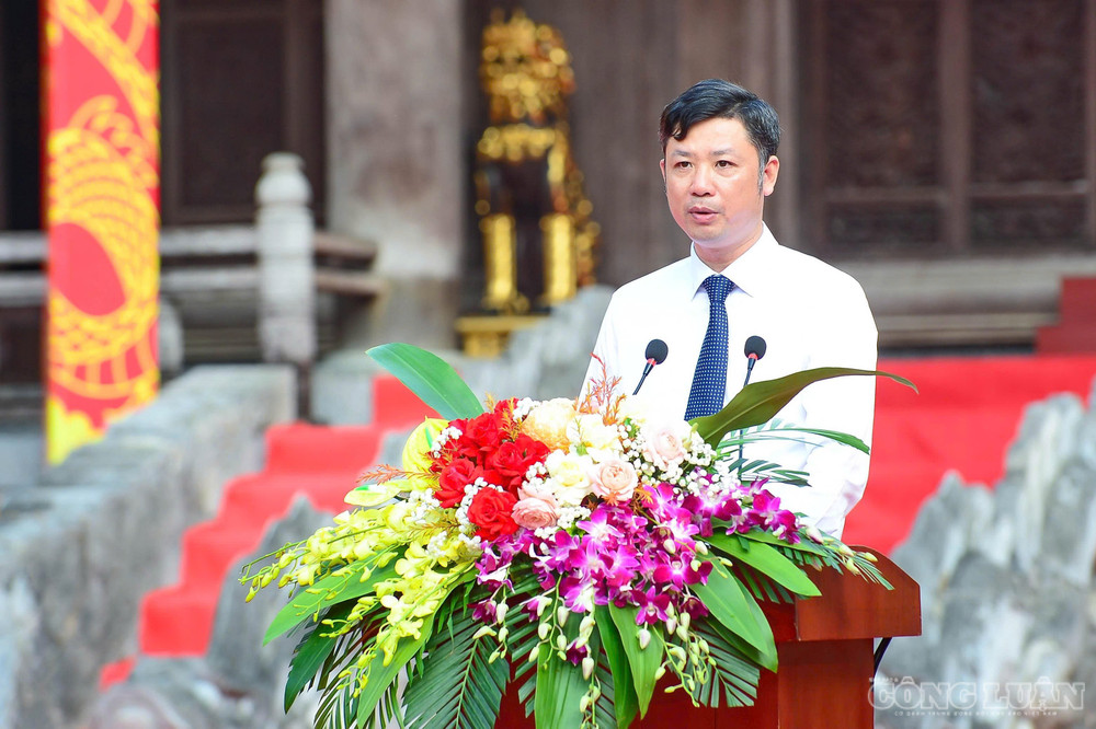 Ông Lê Văn Trung, Giám đốc Sở Văn hóa, Thể thao và Du lịch, Trưởng Ban Tổ chức Lễ hội Lam Kinh năm 2026, phát biểu khai mạc lễ hội. clo_br_1000045703.jpg