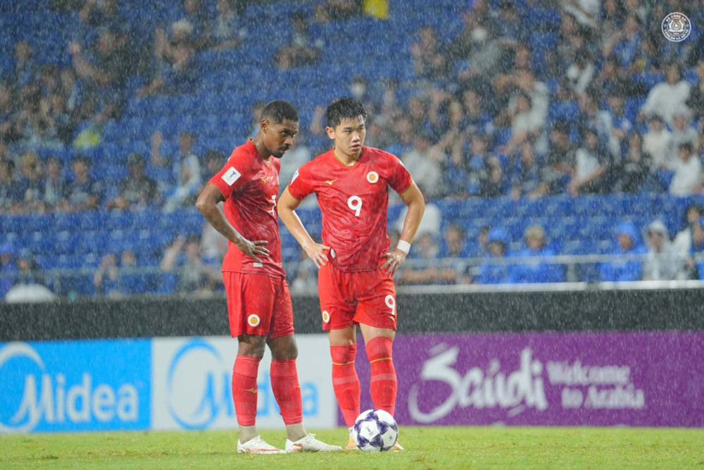 Các cầu thủ CAHN trong một tình huống cố định ở chuyến làm khách trên sân của Gamba Osaka ở lượt trận đầu tiên League Phase AFC Champions League Elite 2026/27. Ảnh: CAHN 795451703-1833877514694357-5187059220822607508-n.jpg