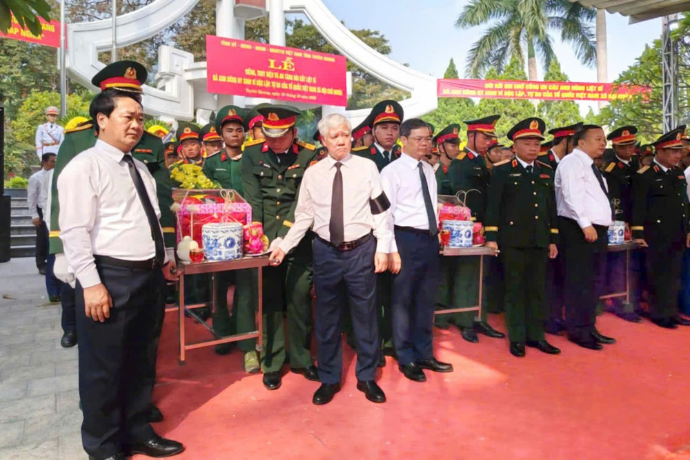 cac-dai-bieu-thuc-hien-nghi-le.jpg
