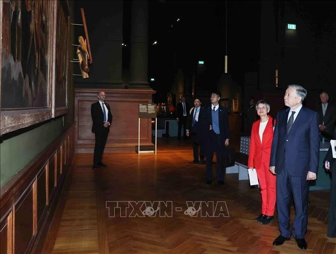 Tổng Bí thư, Chủ tịch nước Tô Lâm tham quan Bảo tàng Mỹ thuật Hoàng gia Antwerp, nơi sở hữu bộ sưu tập vô giá trải dài 7 thế kỷ lịch sử nghệ thuật, từ thời Trung cổ, Phục hưng cho đến thế kỷ 20. Ảnh: Thống Nhất/TTXVN Tổng Bí thư, Chủ tịch nước Tô Lâm tham quan Bảo tàng Mỹ thuật Hoàng gia Antwerp, nơi sở hữu bộ sưu tập vô giá trải dài 7 thế kỷ lịch sử nghệ thuật, từ thời Trung cổ, Phục hưng cho đến thế kỷ 20. Ảnh: Thống Nhất/TTXVN