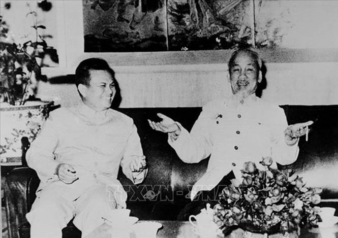 Chủ tịch Hồ Chí Minh và Chủ tịch Kaysone Phomvihane tại Hà Nội năm 1966. Ảnh: TTXVN. anh1-6839.jpg