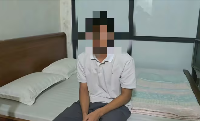 Hình ảnh nam sinh N khi tìm thấy tại nhà nghỉ gần Sân bay Quốc tế Nội Bài