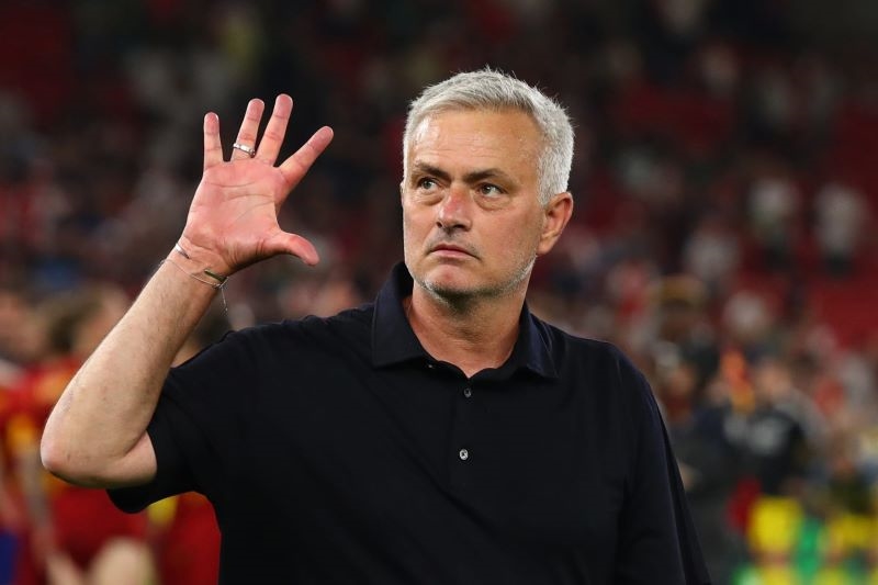 HLV Mourinho tự tin khi ra mắt Benfica